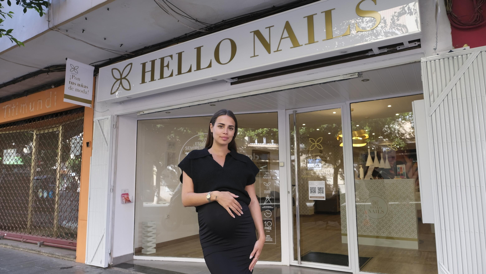Imágenes de la nueva franquicia de Hello Nails en Almería
