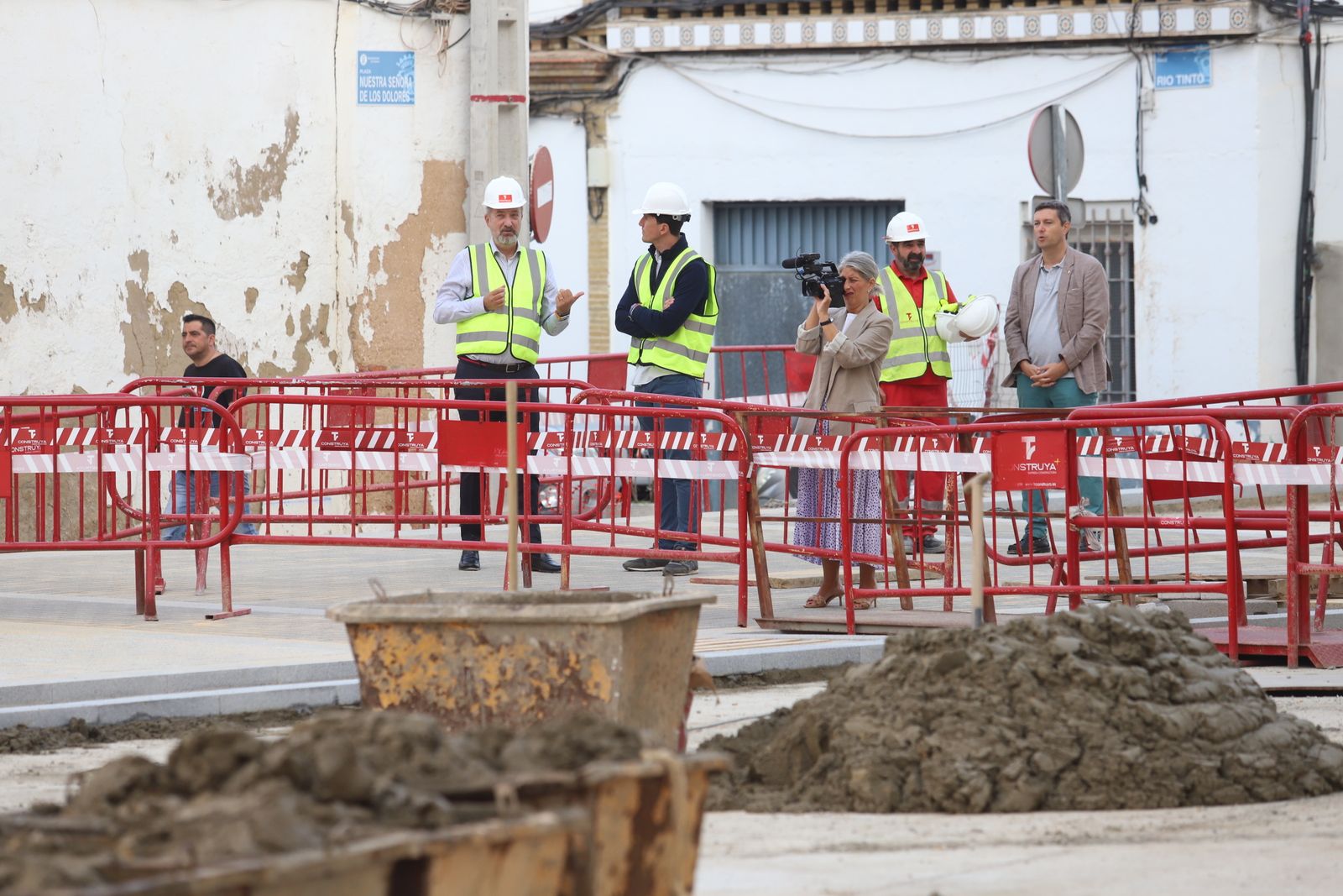 Las obras de peatonalización de la Plaza de Los Dolores, en imágenes