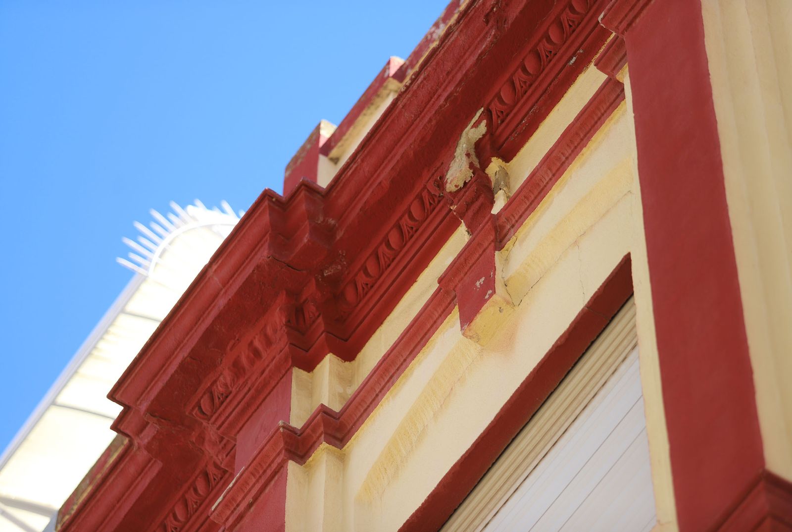Imágenes del edificio de la calle Berdigón 3 en Huelva