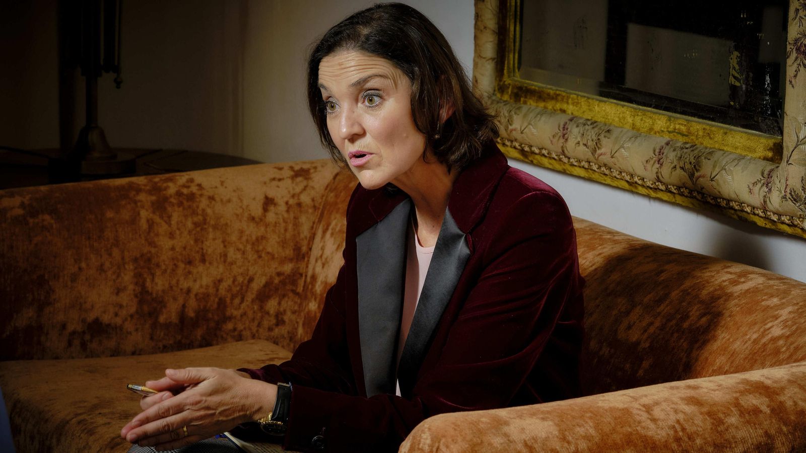 Reyes Maroto, ministra de Industria, Turismo y Comercio, durante la entrevista en el Parador de Úbeda.