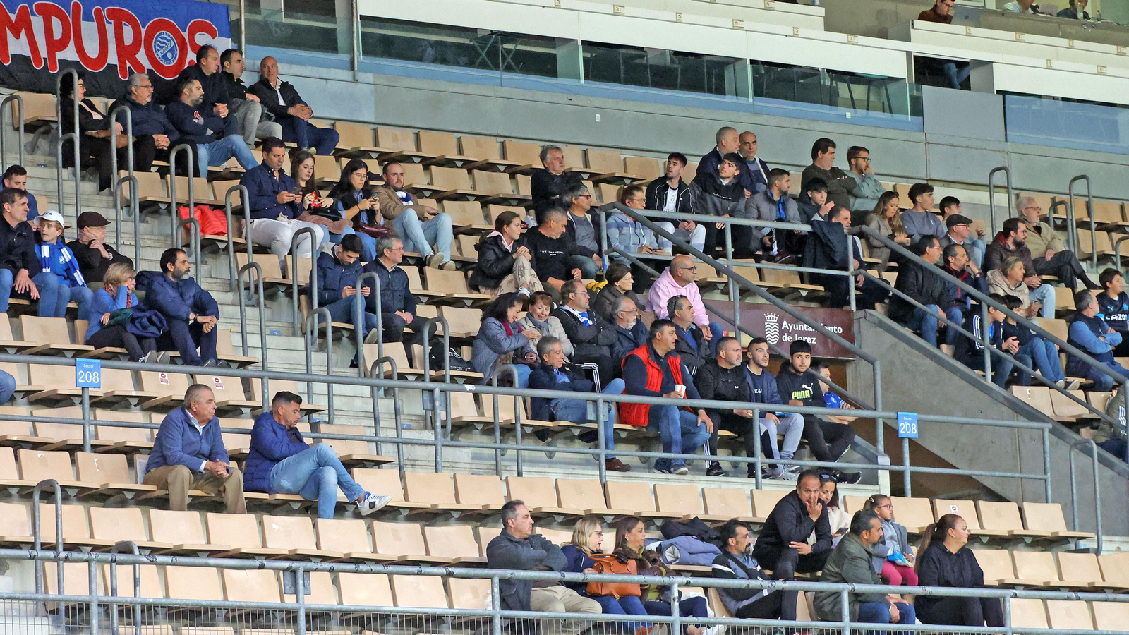 Búscate en el Xerez DFC - Ceuta B en el Municipal de Chapín en Jerez