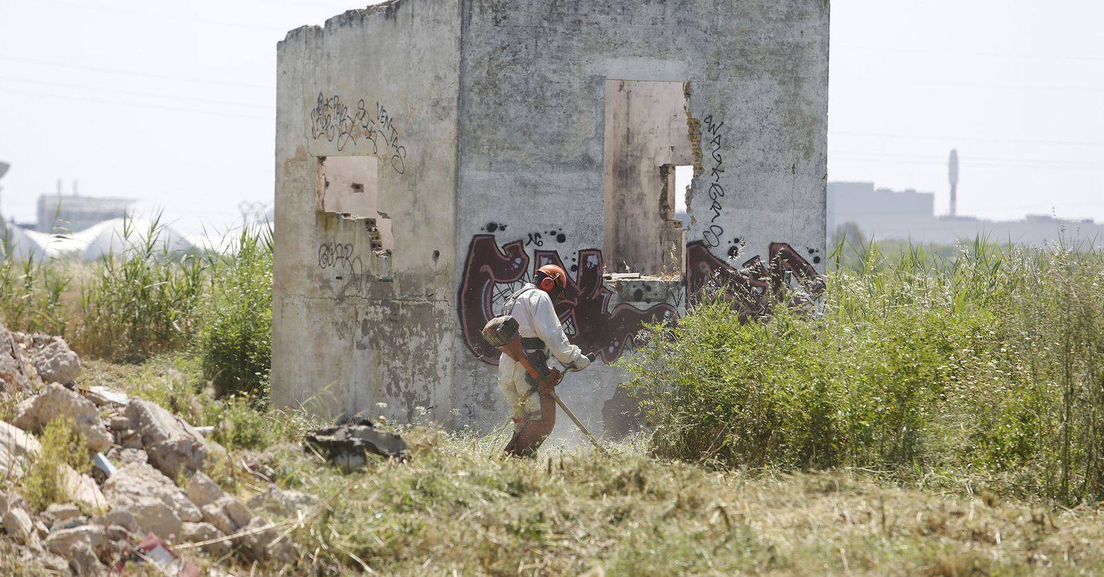La búsqueda de Marta del Castillo bajo el puente del Alamillo, en imágenes