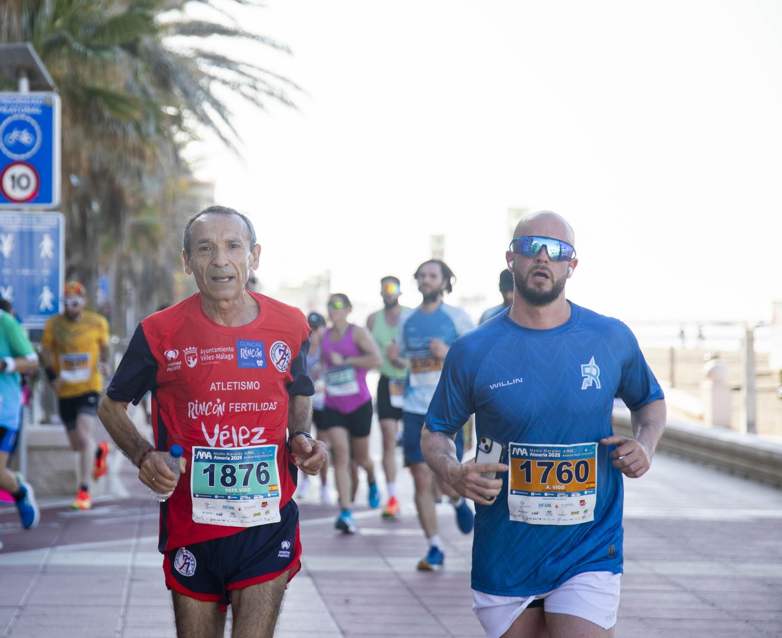 El Medio Maratón de Almería 2025, en imágenes