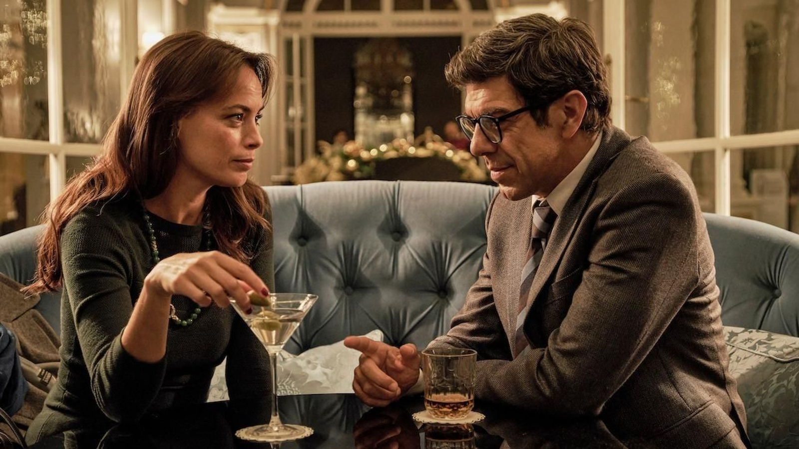 Bérenice Bejo y Pierfrancesco Favino, en 'El colibrí'.