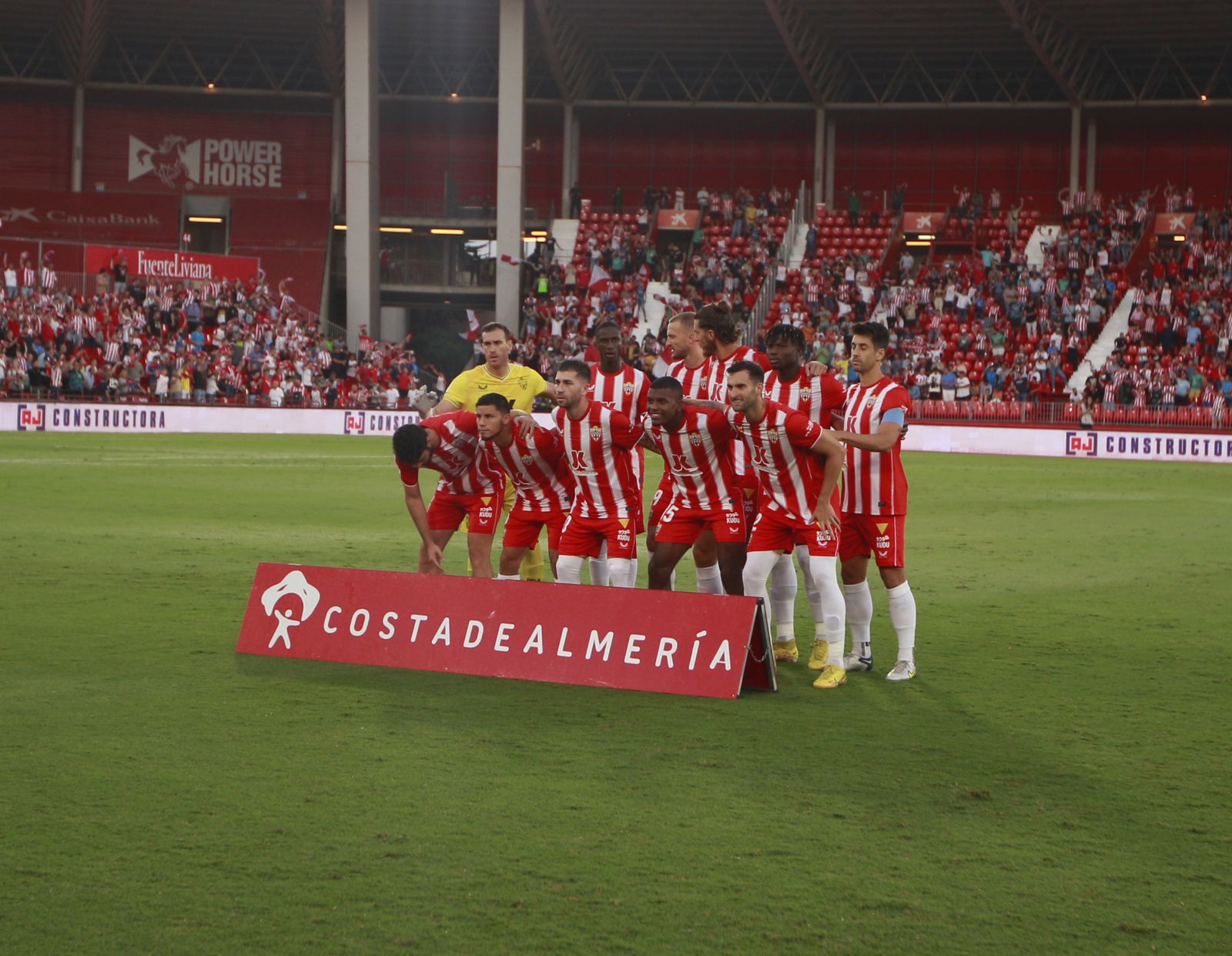 Imágenes del partido de fútbol U.D. Almería-Girona F.C.