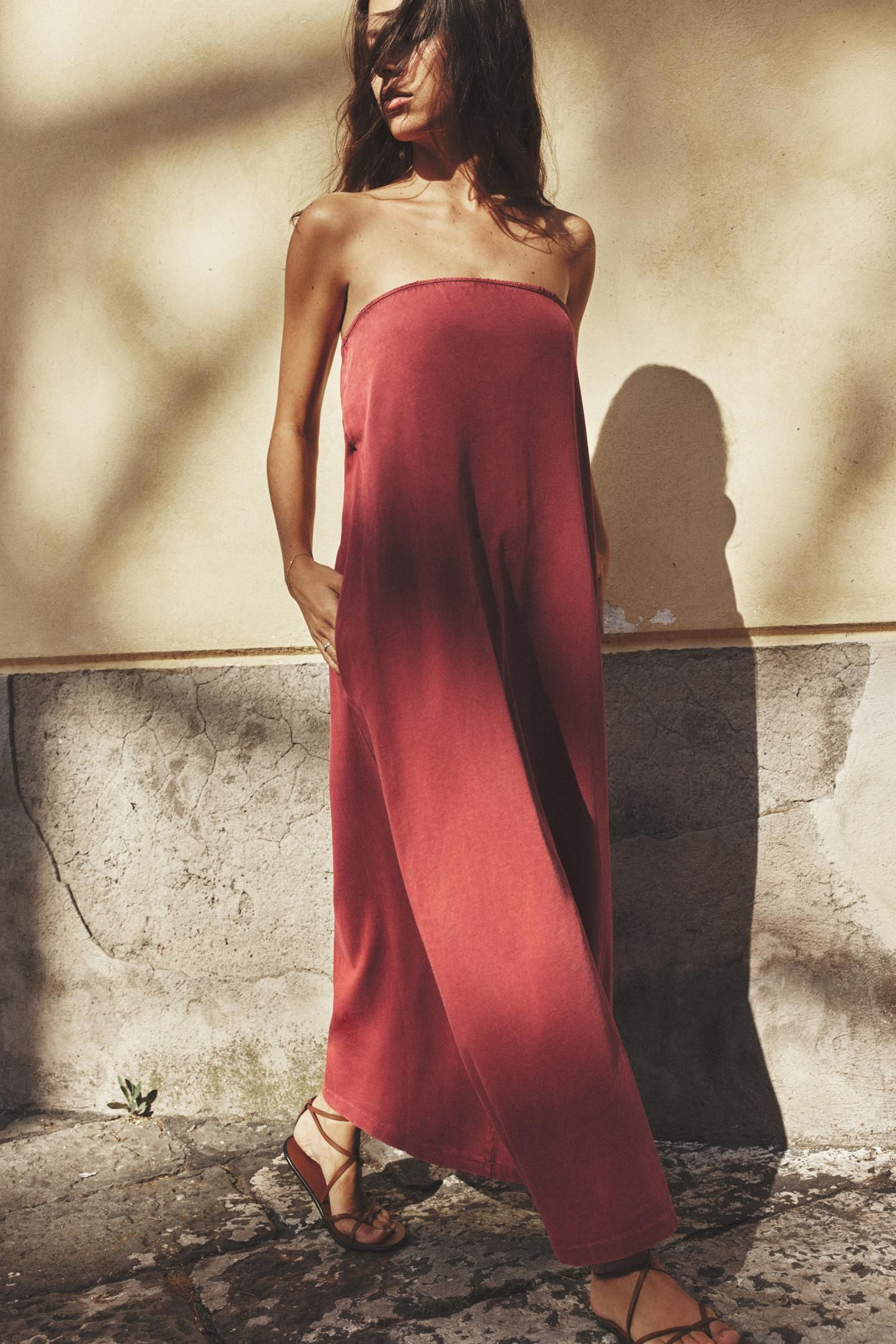 Vestido palabra de honor de Zara. Vestido palabra de honor de Zara.