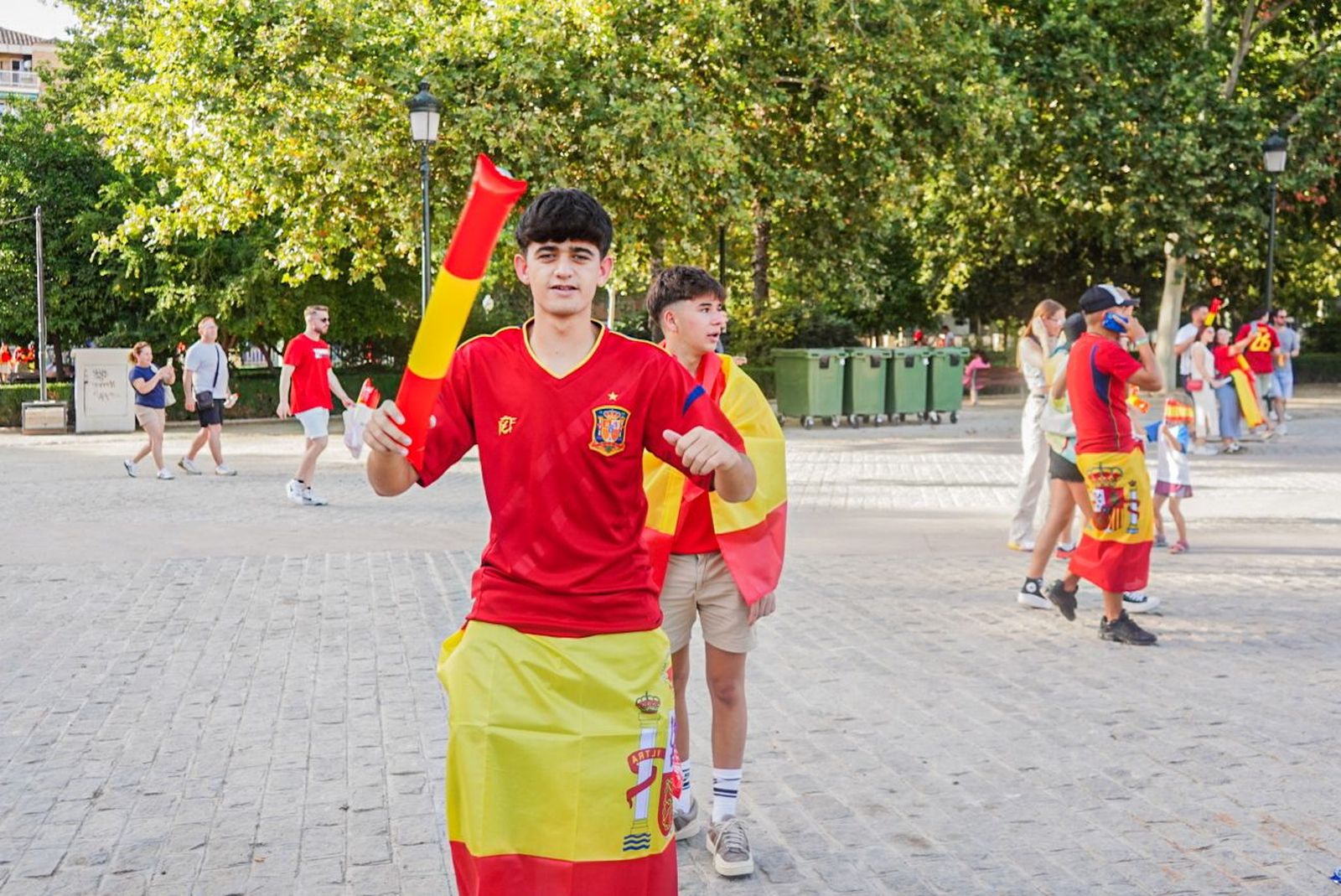 Así se vive en las calles de Granada la final de la Eurocopa