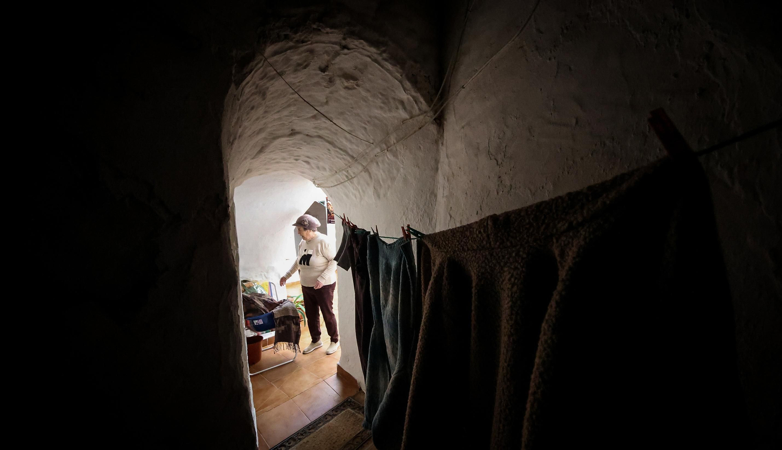 Así es la cueva de Encarna en la peña de Arcos