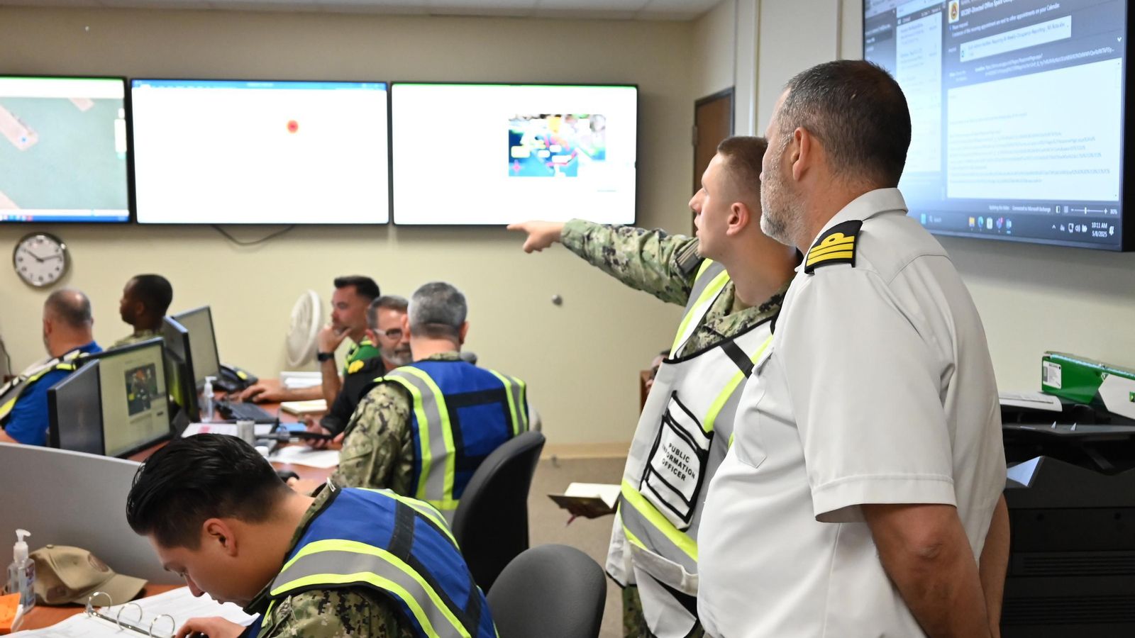 Coordinación del dispositivo por el ejercicio del vertido en la Base de Rota.