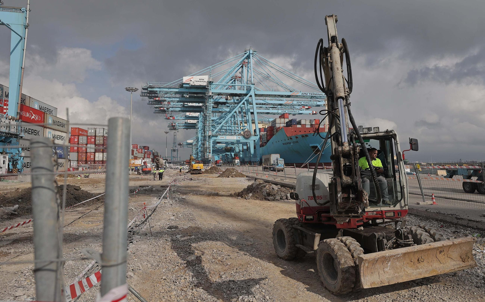 Fotos del proyecto de asfaltado de APM Terminals Algeciras.