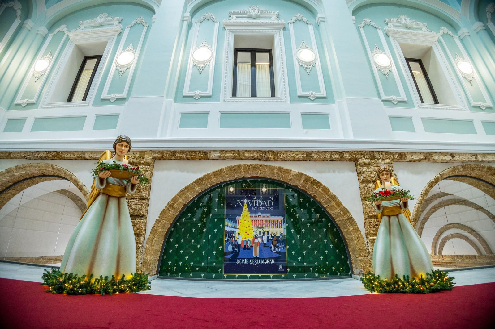 Decoración del interior del Ayuntamiento de San Fernando para la Navidad