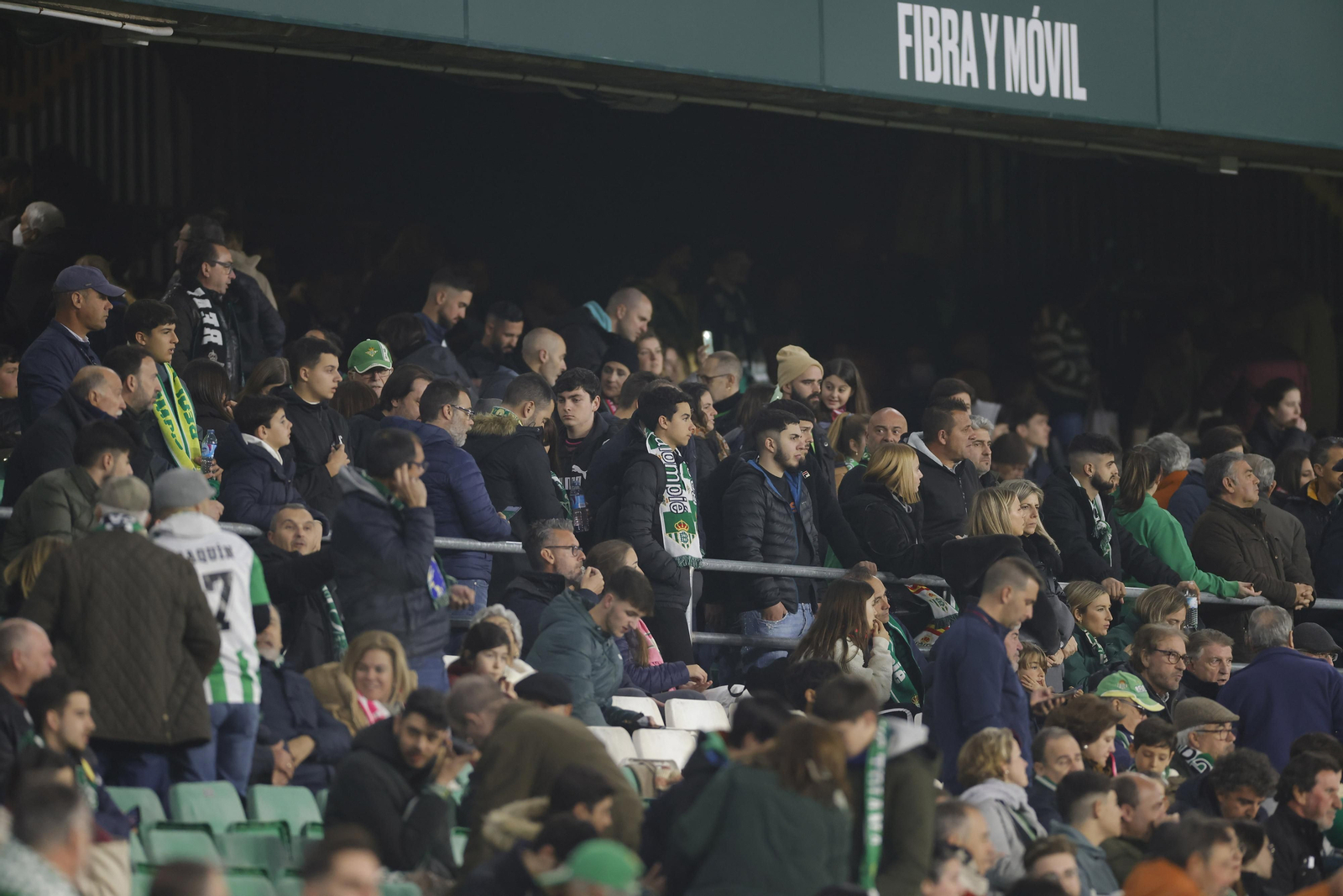 Búscate en las fotos del Betis-Celta