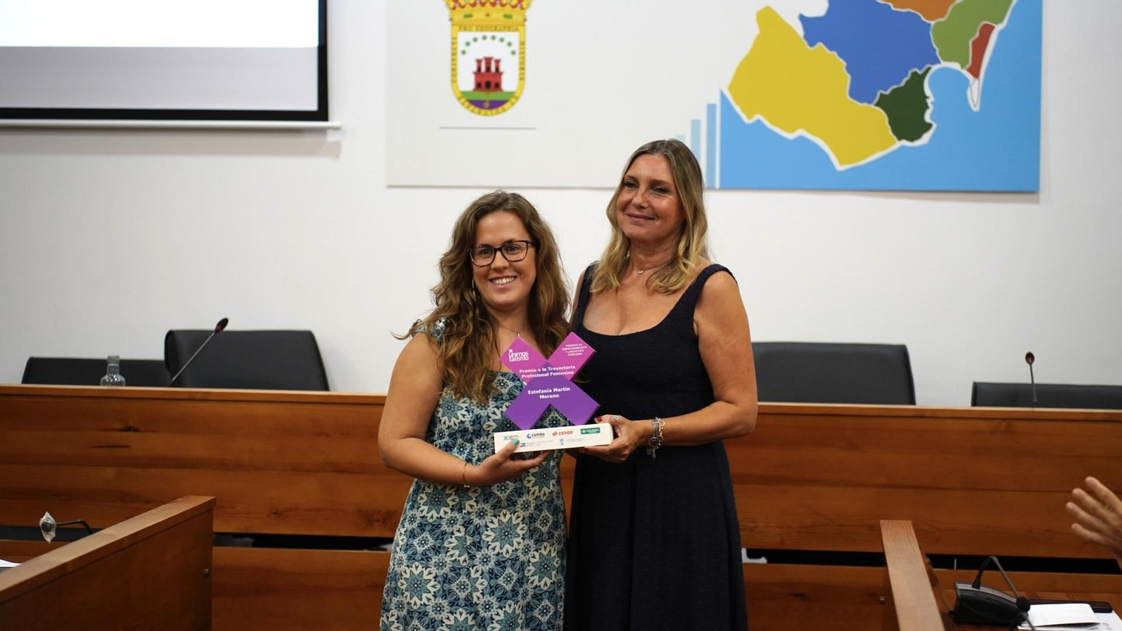 Fotografías de las entregas de los premios al emprendimiento y liderazgo femenino de Cádiz.