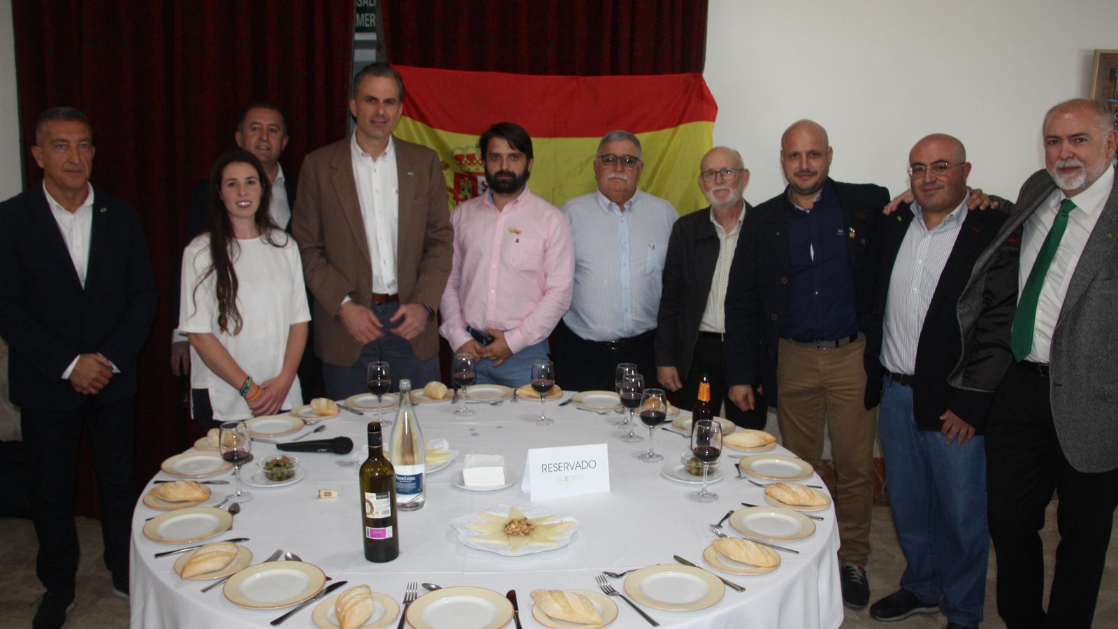 Ortega Smith, Juan Francisco Rojas y Juan José Bonilla, con otros miembros relevantes del partido en Almería.