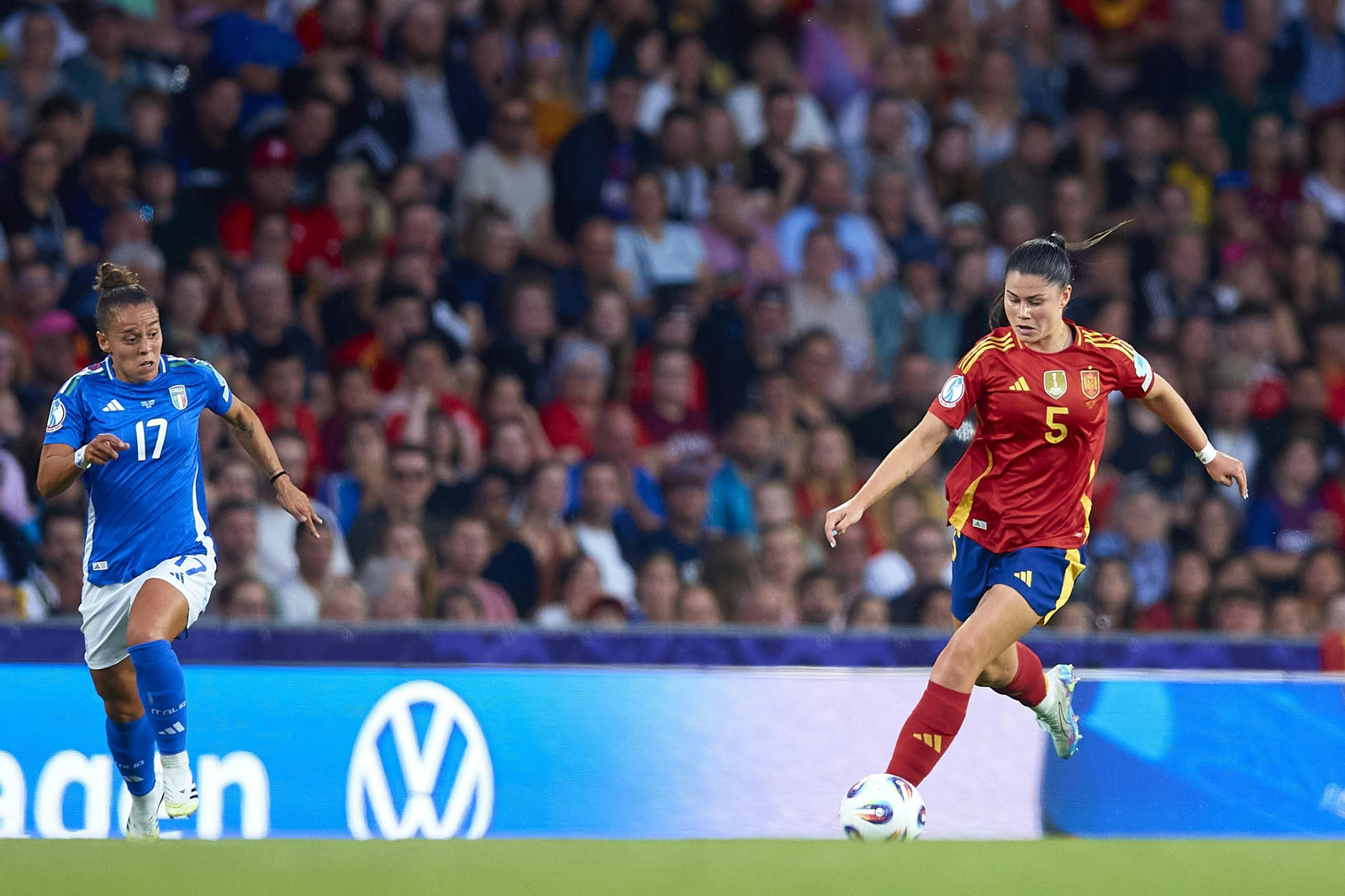 Las fotos del Italia - España de la Eurocopa femenina