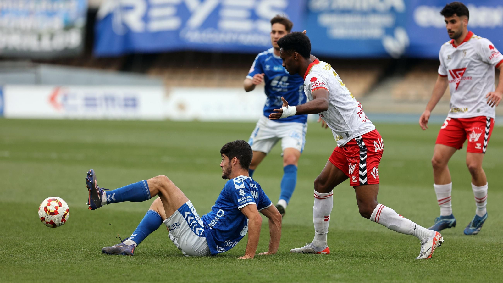 Imágenes del Xerez DFC contra el Club Atlético Antoniano en Chapín