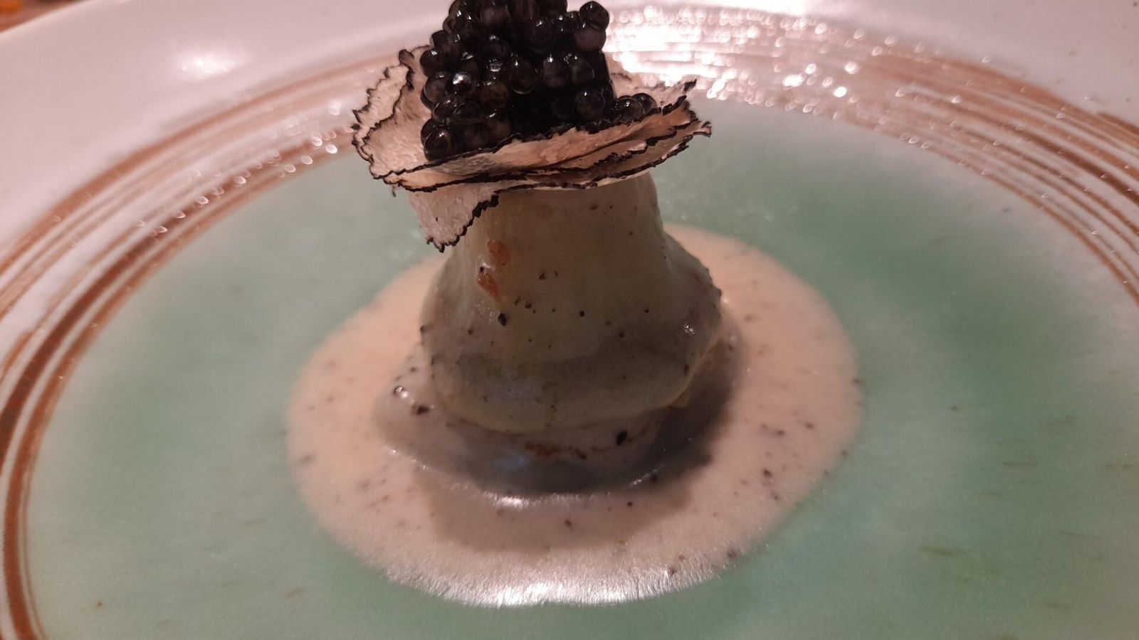 Alcachofa con beurre blanc y caviar, plato de El Invernadero, de Rodrigo de la Calle