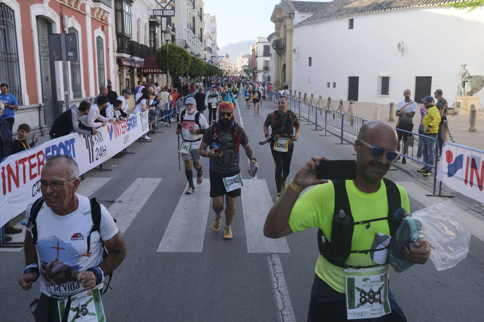 Cierre de la meta de los 101 kilómetros de la Legión, en fotos.
