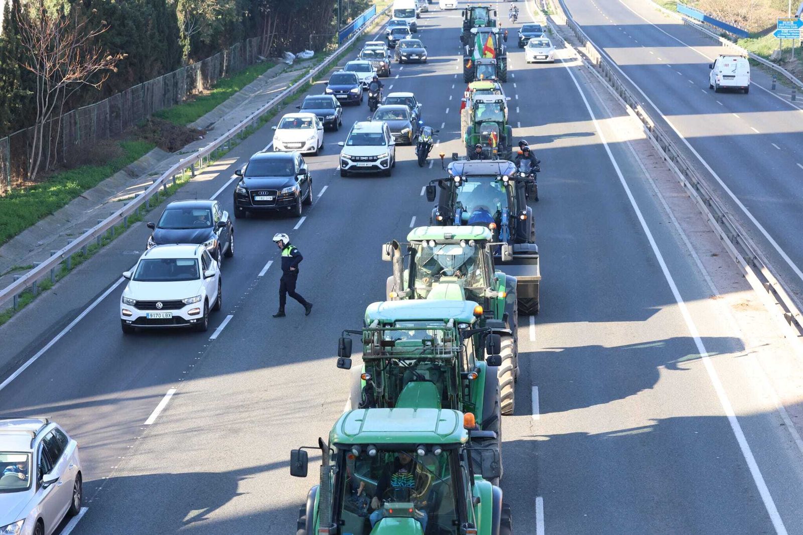 La entrada de los tractores en Málaga capital, en fotos