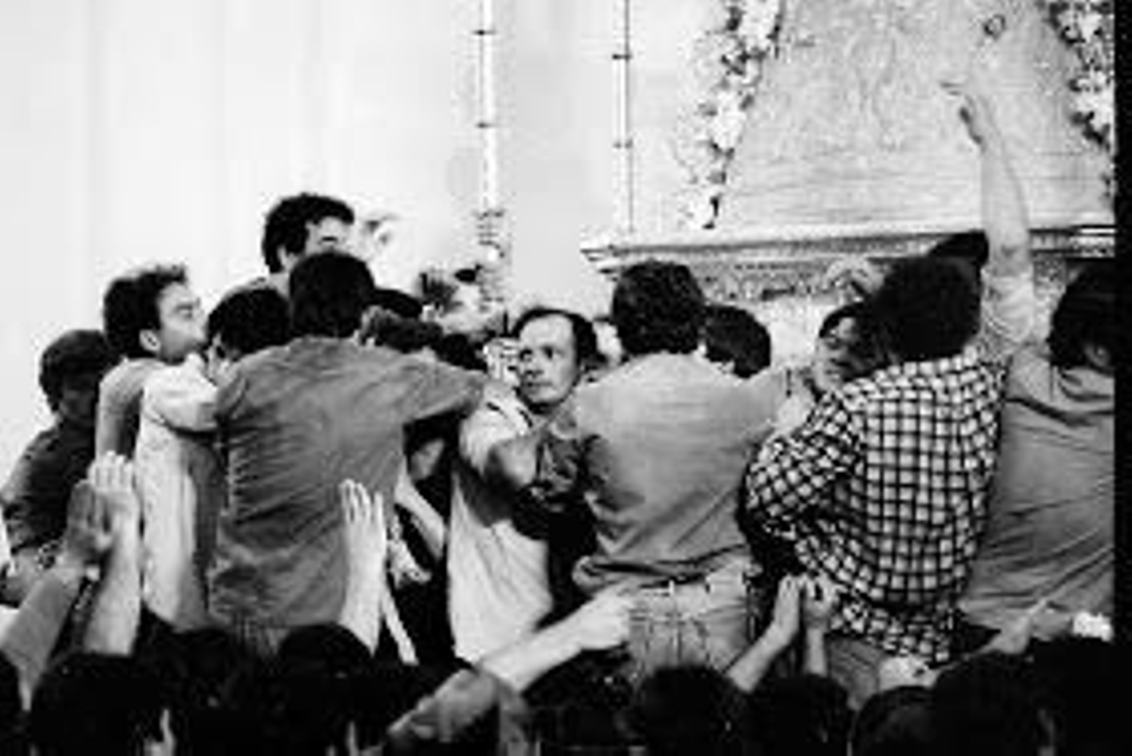 Salto de la reja y procesión en los años 80