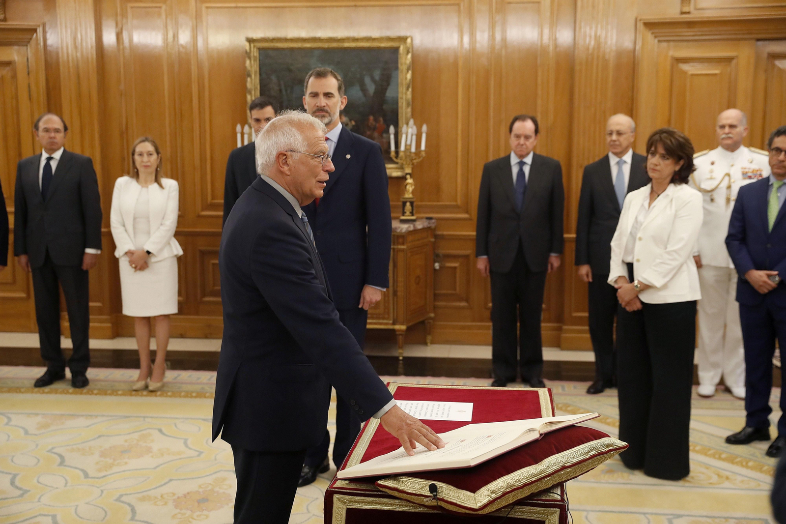 Las imágenes del acto de promesa de cargo de los ministros ante Felipe VI