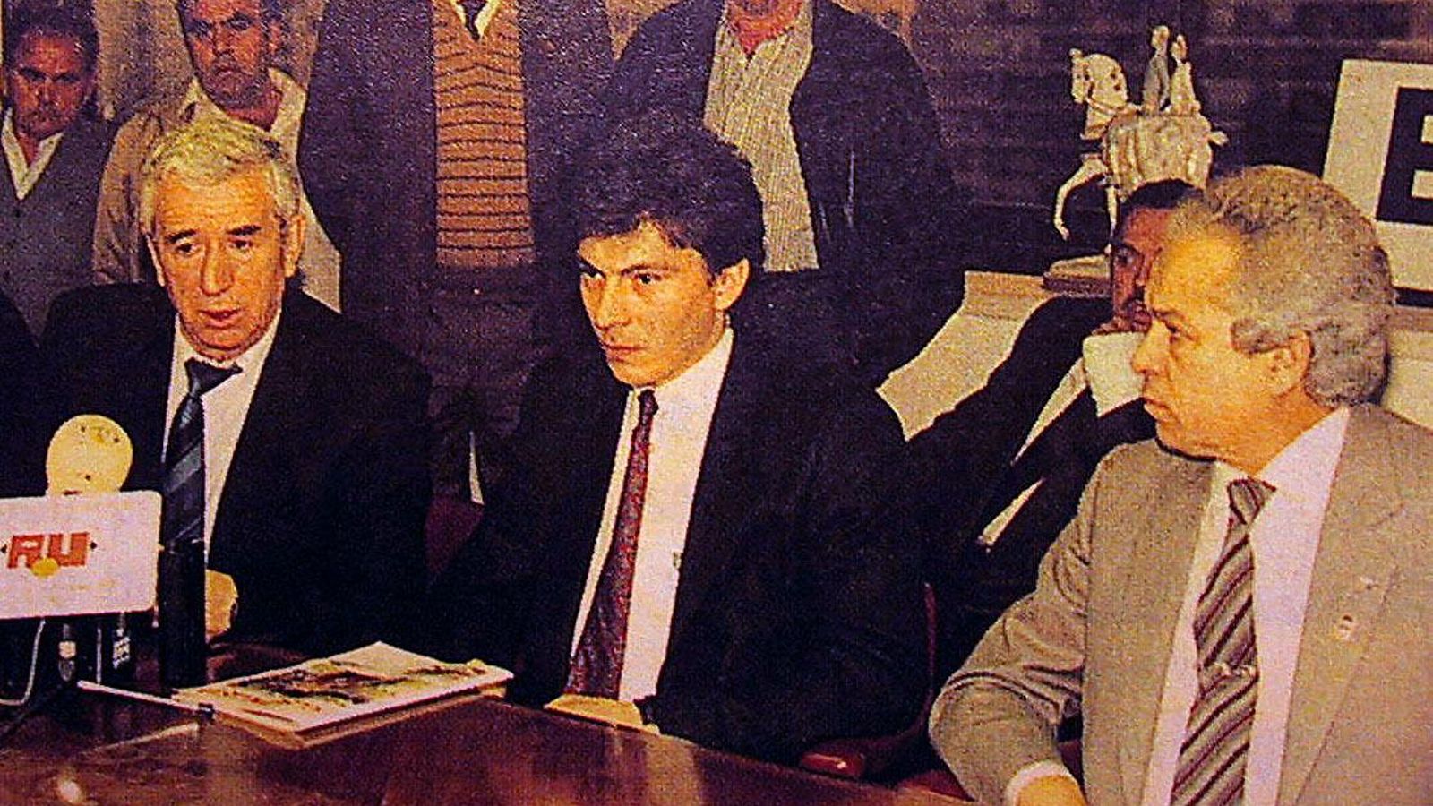 Dassaev, junto a Luis Cuervas en su presentación como jugador del Sevilla.