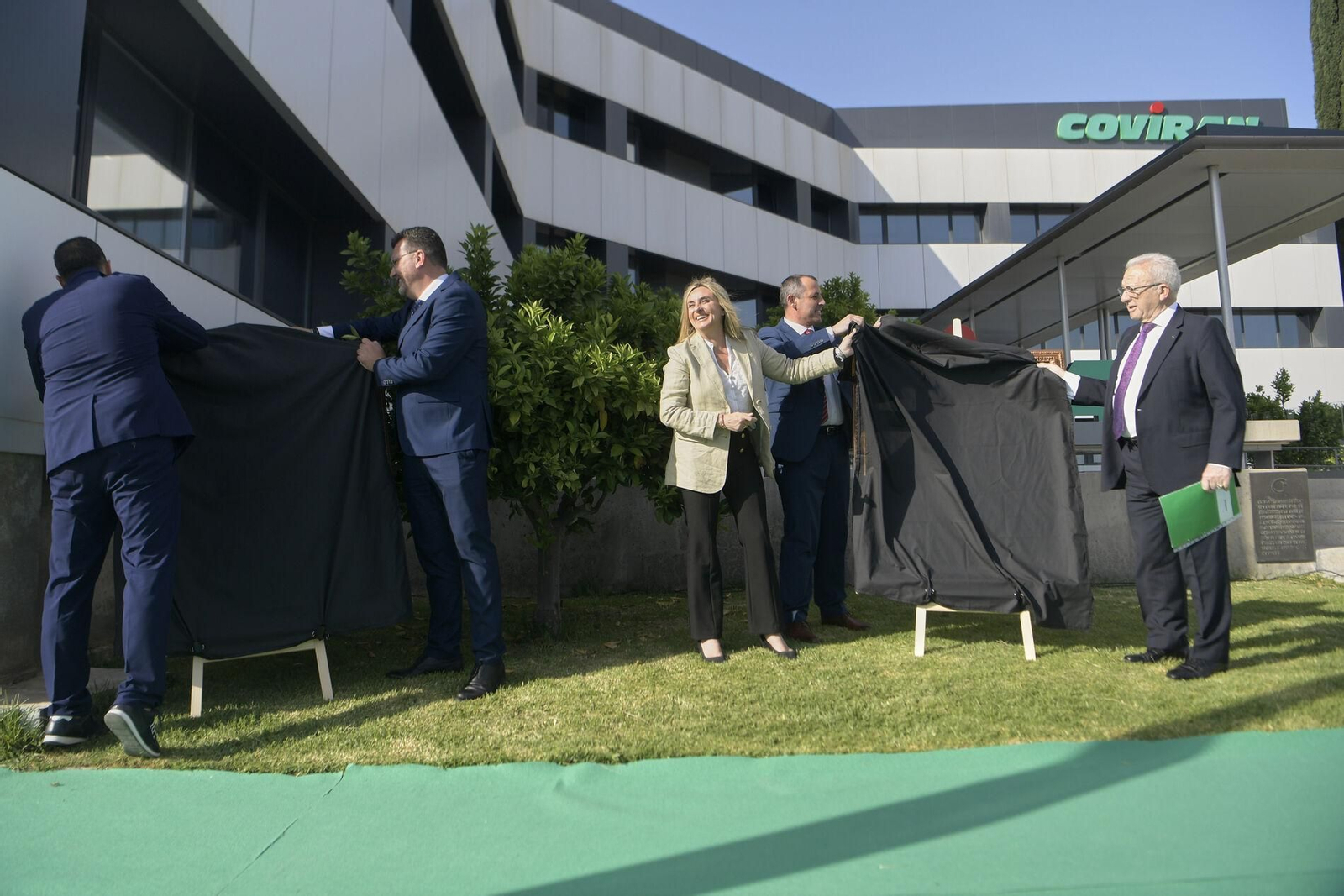 Homenaje en imágenes: Covirán rinde tributo a Antonio Robles y Antonio Salas