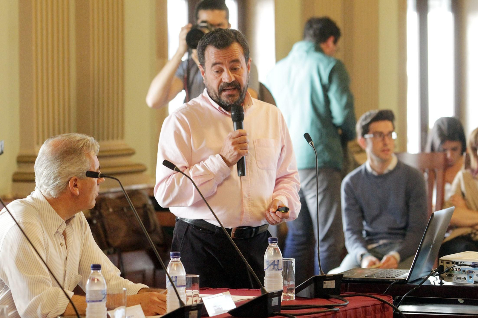 Imágenes de la Mesa de los Fosfoyesos celebrada en el ayuntamiento