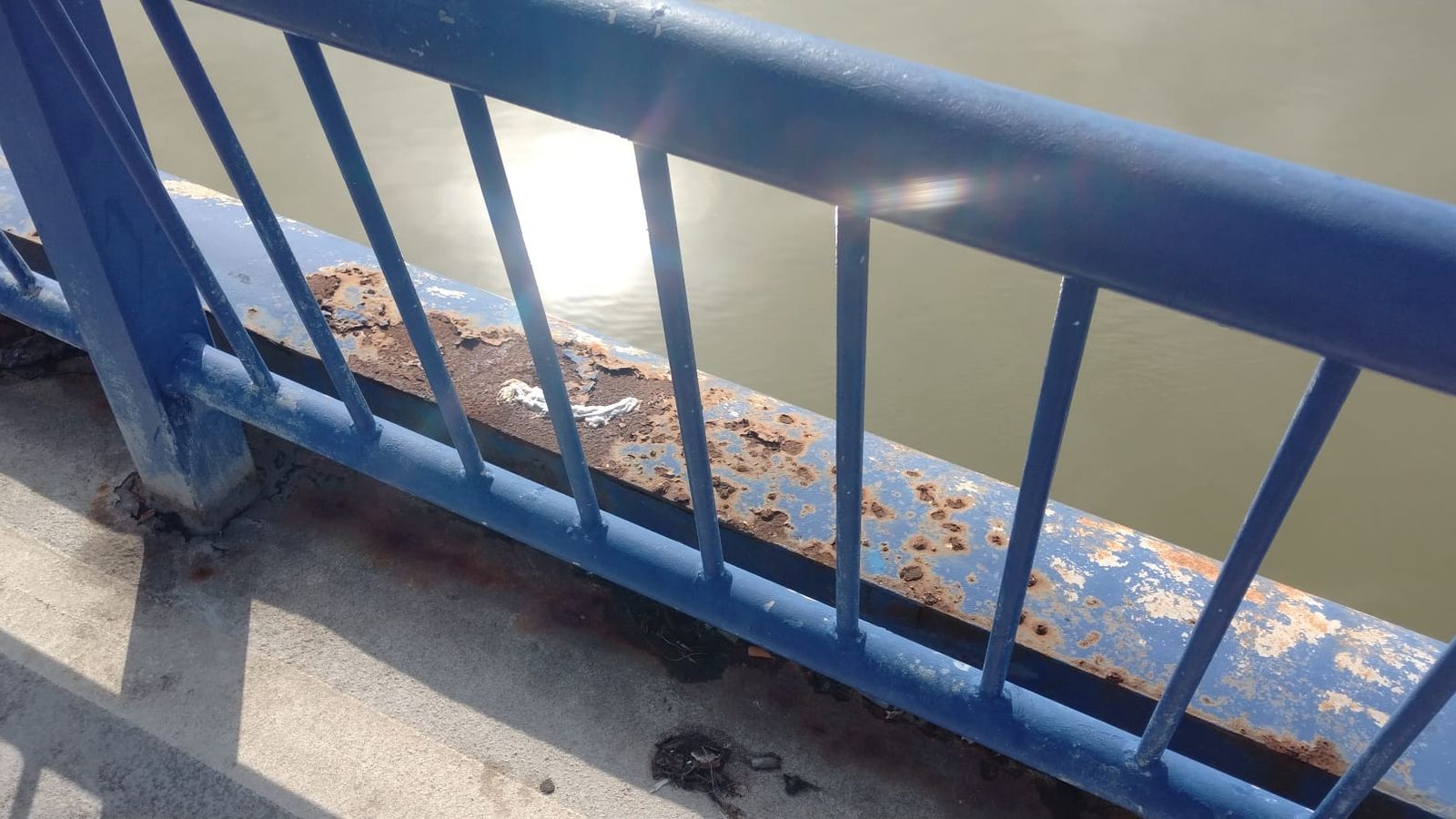 Otro detalle del mal estado de la infraestructura.