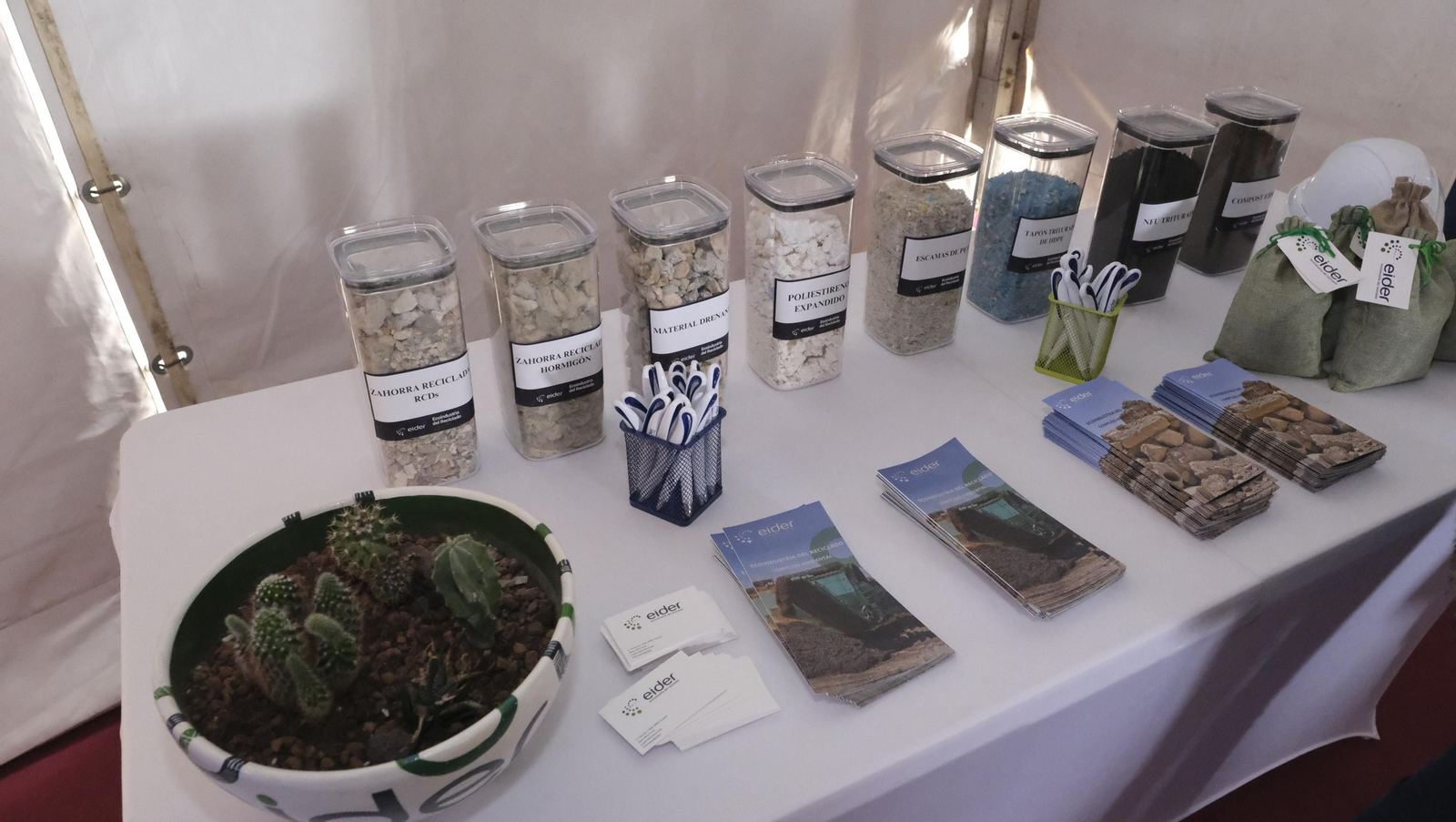 Imágenes de la inauguración de la planta de reciclado de residuos, en Gádor