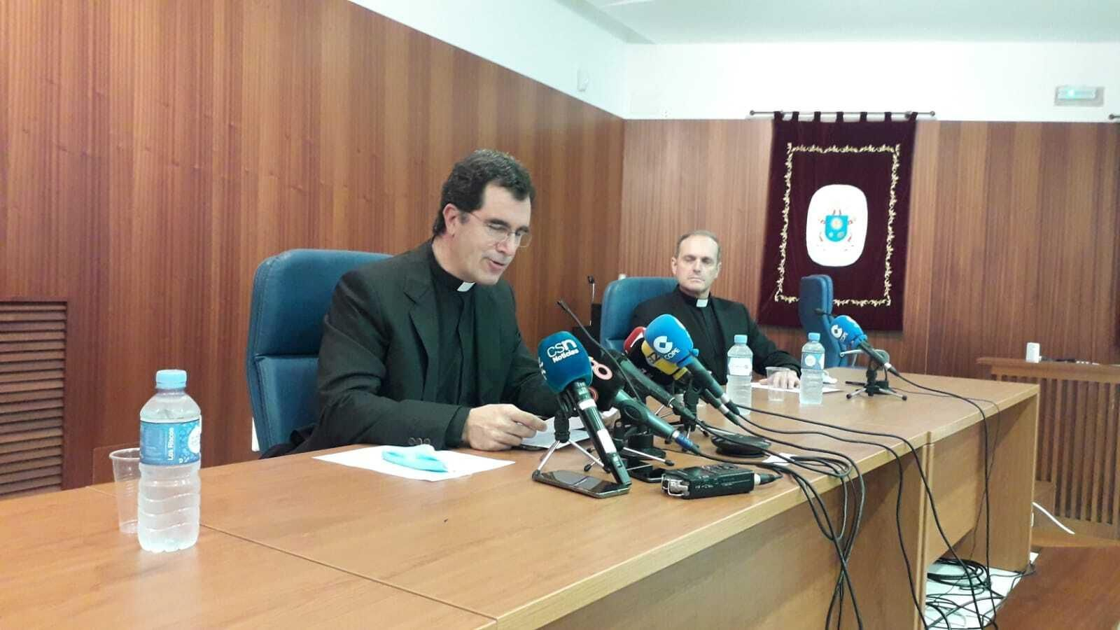 Momento de la rueda de prensa hoy en el Obispado de Jerez.