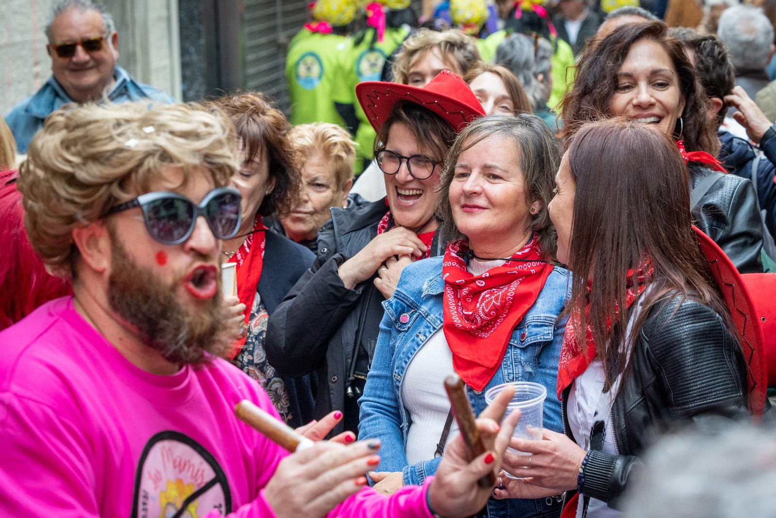 Imágenes del lunes de coros e ilegales del Carnaval de Cádiz 2023