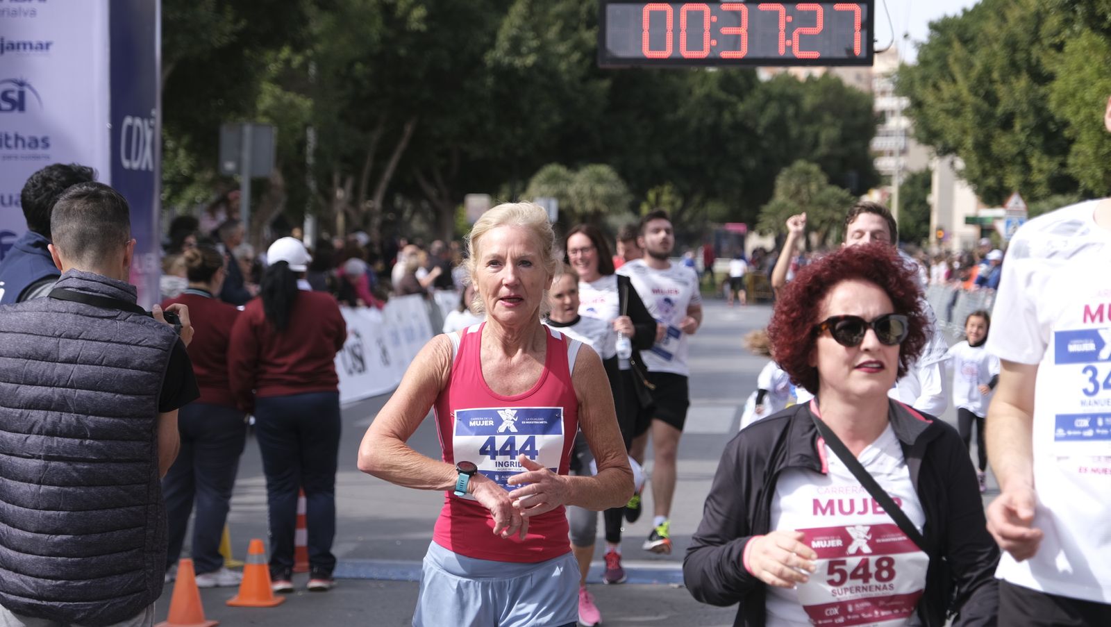 Imágenes de la Carrera de la Mujer 2023 en Almería