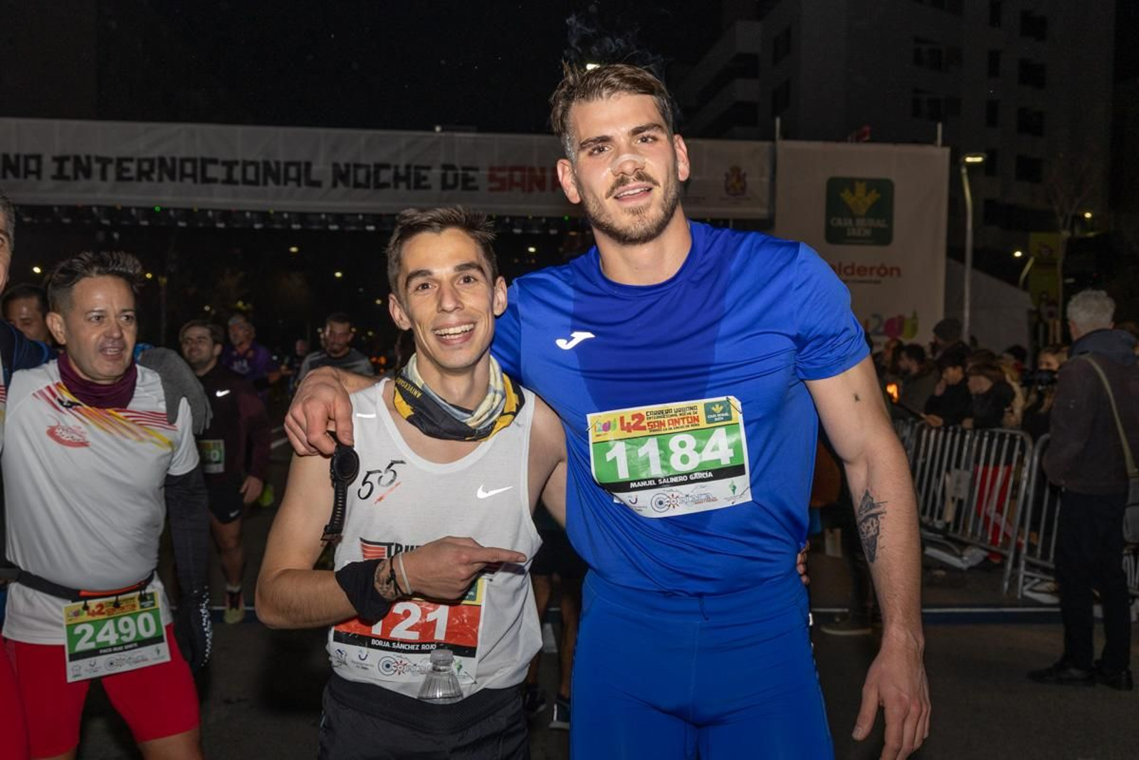 En imágenes: búscate en tu llegada a meta de la Carrera de San Antón 2025 (7)