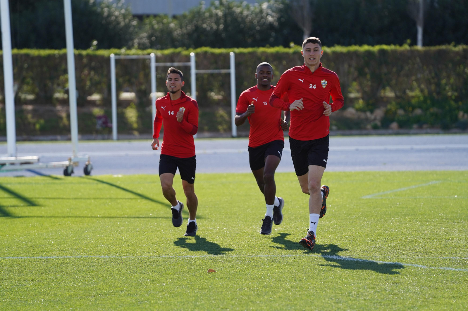 Cuenca hace carrera continua con Akieme y Robertone esta mañana en el anexo