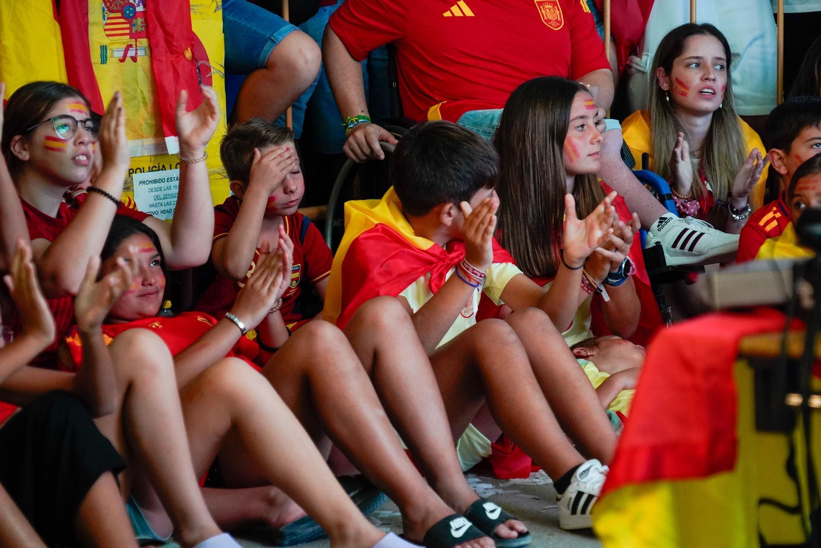 Imágenes del ambiente durante la final de la Eurocopa entre España e Inglaterra Imágenes del ambiente durante la final de la Eurocopa entre España e Inglaterra