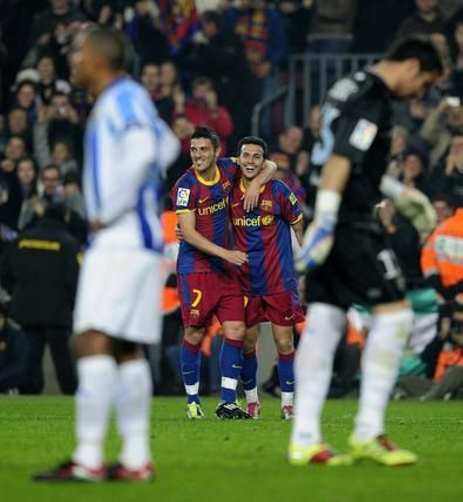 El Málaga se va goleado del Camp Nou ante una nueva exhibición del Barça (4-1). / AFPEl Málaga se va goleado del Camp Nou ante una nueva exhibición del Barça (4-1). / Reuters