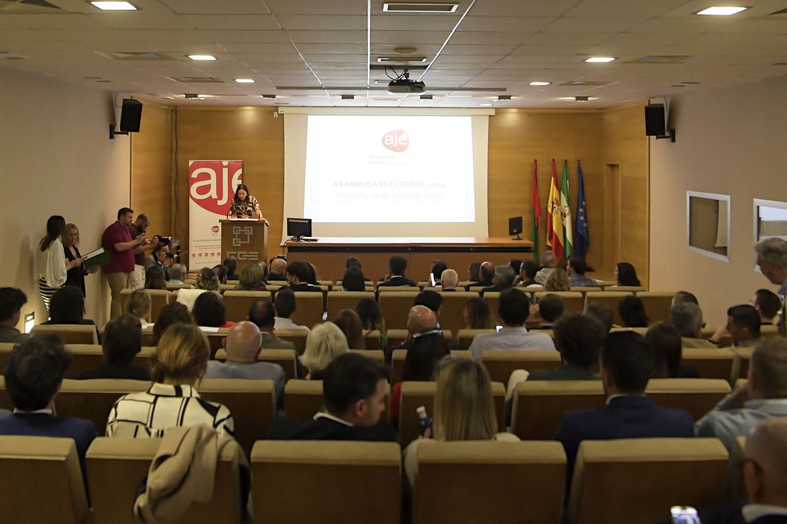 Las mejores imágenes de la elección de Félix Almagro como nuevo presidente de los jóvenes empresarios andaluces