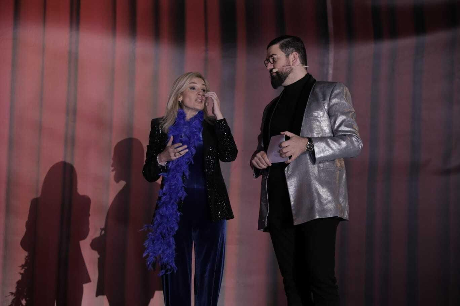 Gala de bienvenida del Carnaval en San Fernando con Manu Sánchez y Sandra Golpe