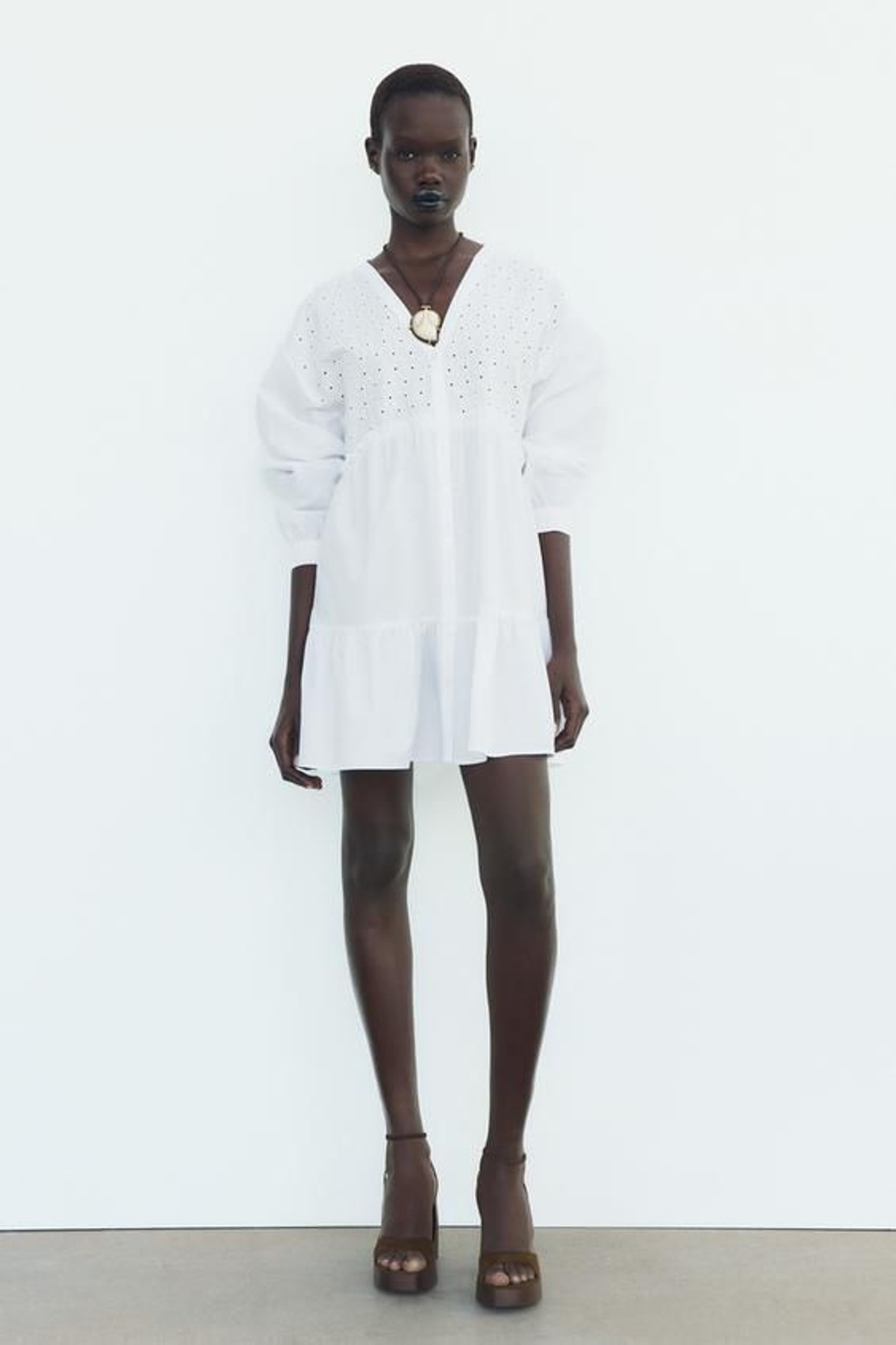 Vestido blanco de Zara. Vestido blanco de Zara.