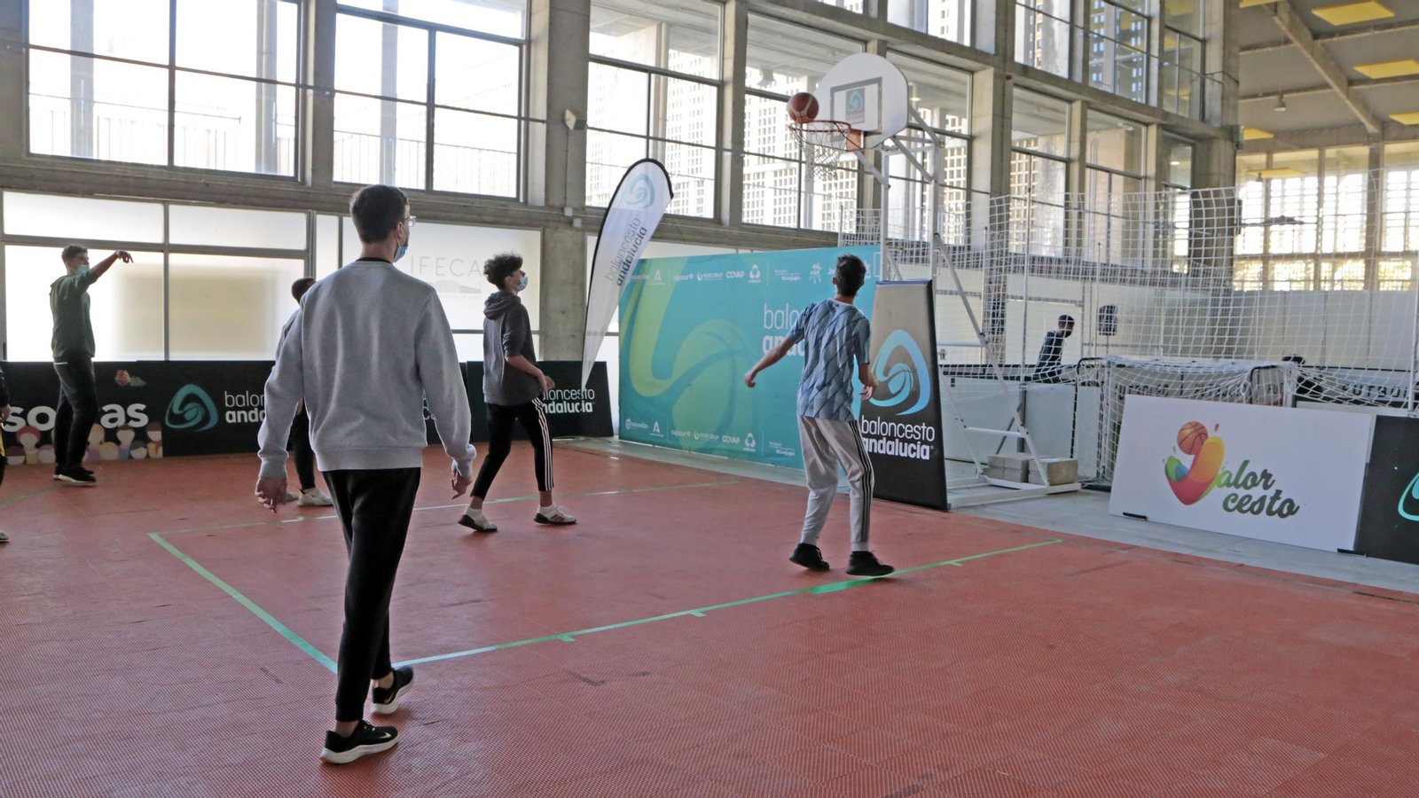 Primer día de la feria del Deporte y Vida Sana en IFECA