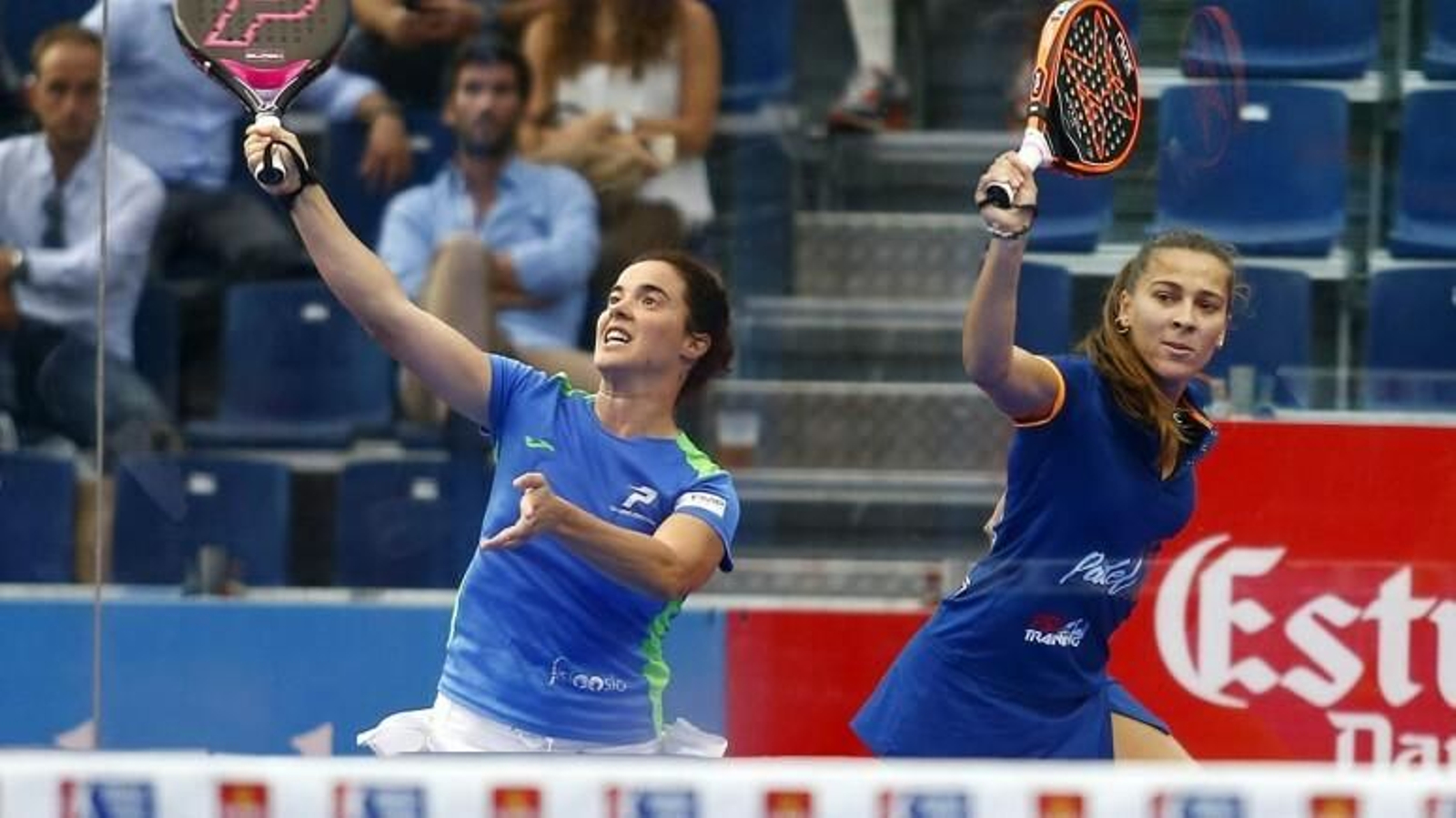 Meli García Truchado y Elena Ramírez, durante un partido.