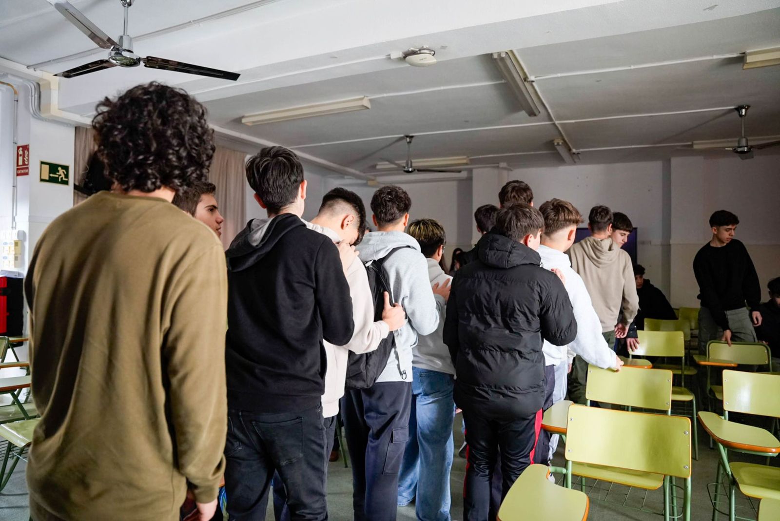 Las imágenes de la Ciberliga de la Guardia Civil en el IES Albaida