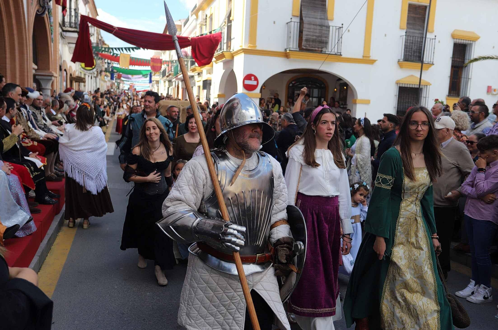 Imágenes del gran ambiente en la Feria Medieval de Palos de la Frontera, Huelva