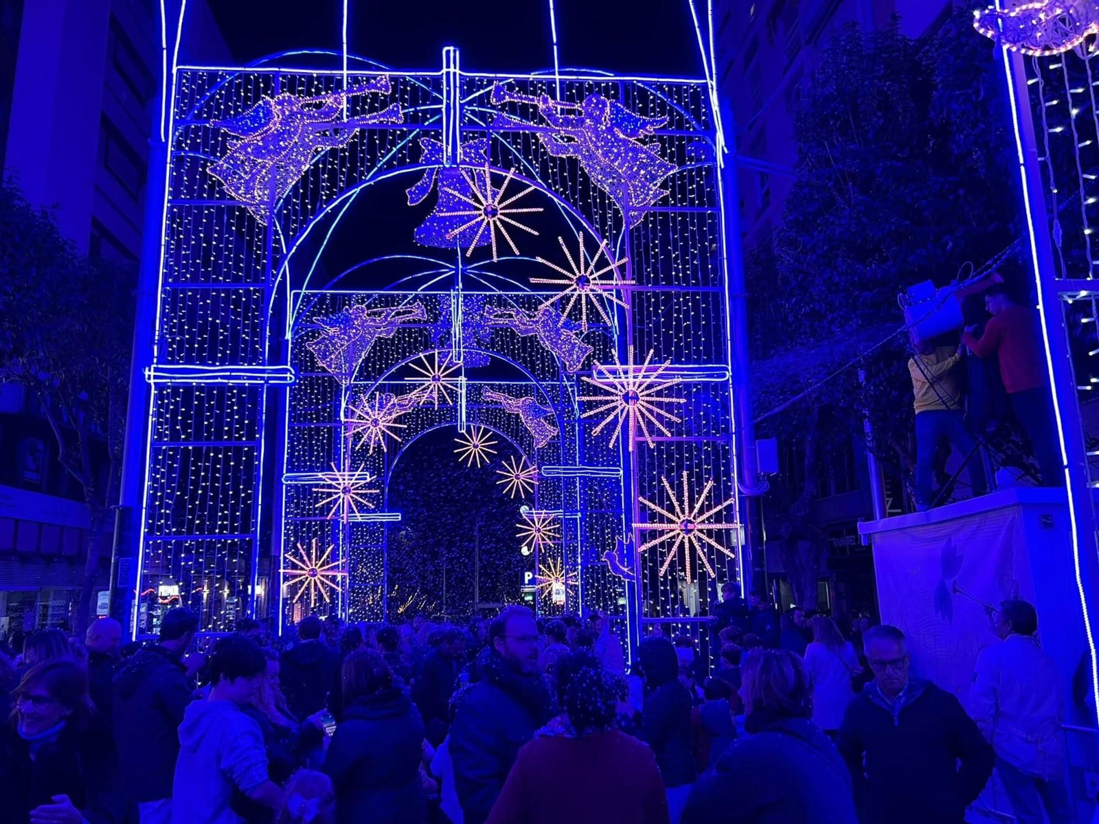 El espectáculo de luces y música de la calle Roldán y Marín es un clásico de la Navidad en Jaén.
