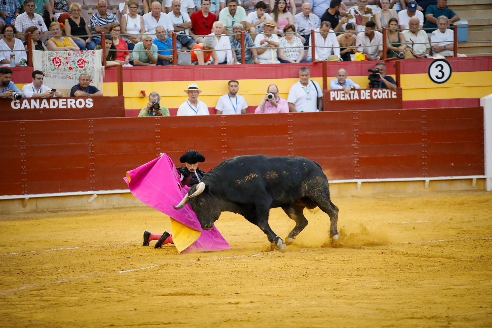Imágenes de la corrida de toros en Roquetas de Mar