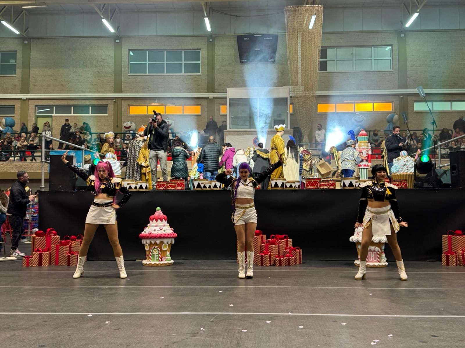 El éxito de la llegada de los Reyes Magos a Roquetas de Mar, en imágenes