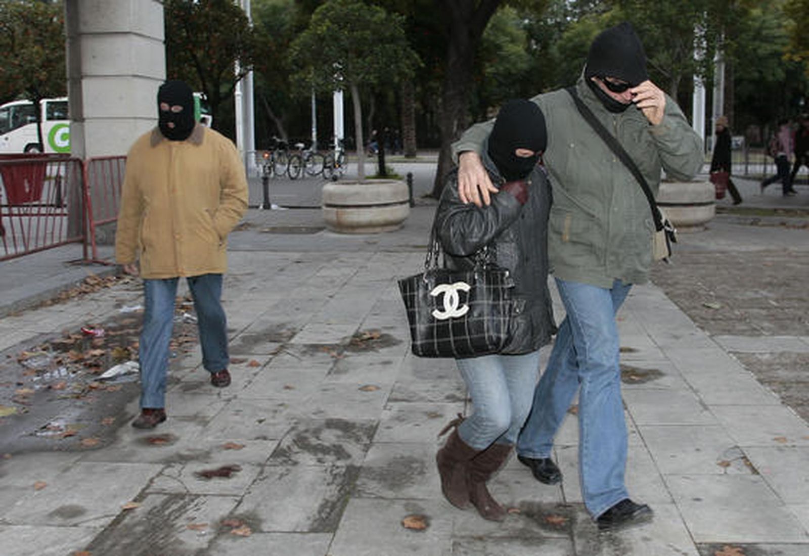 Los padres de El Cuco salen de los juzgados.

Foto: Juan Carlos Muñoz