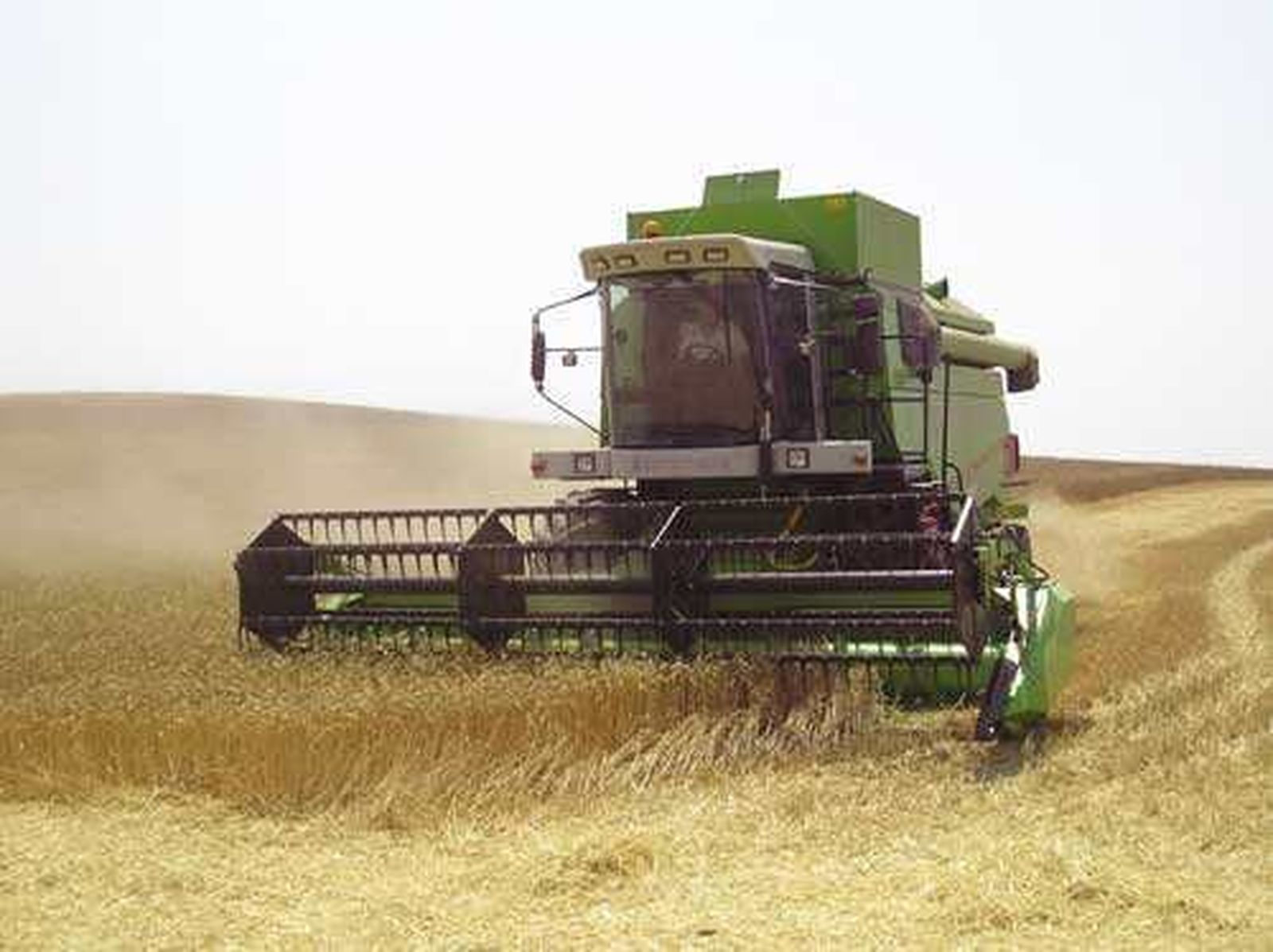 Imagen de archivo de una segadora de trigo