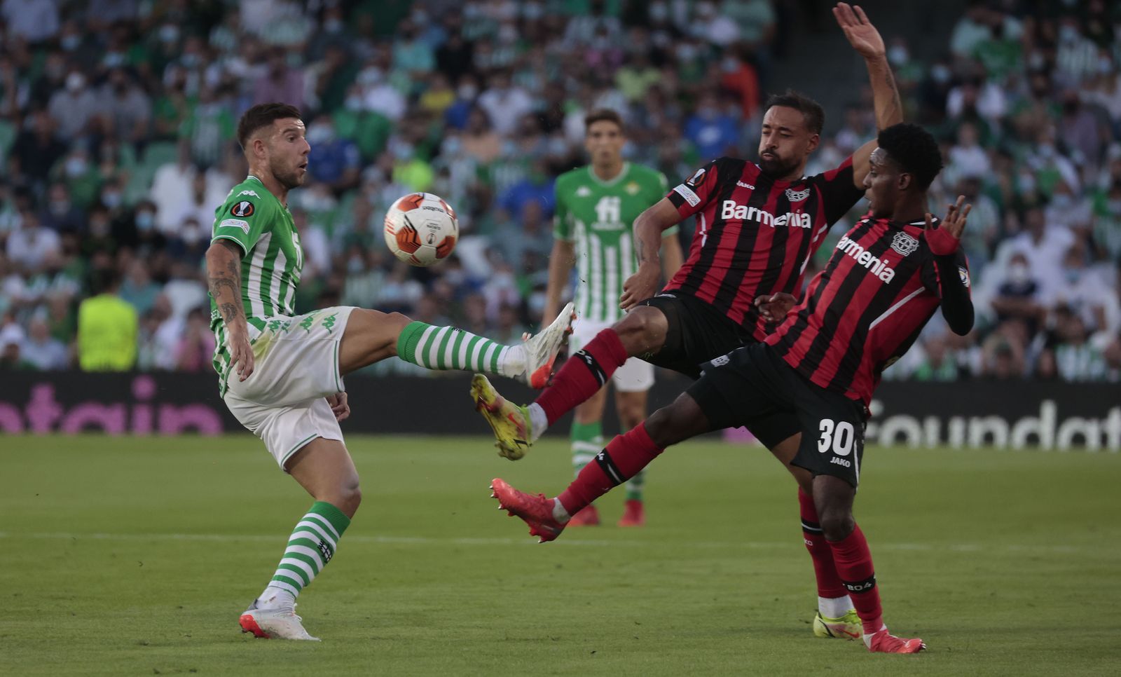 Las imágenes del Betis contra el Bayern Leverkusen